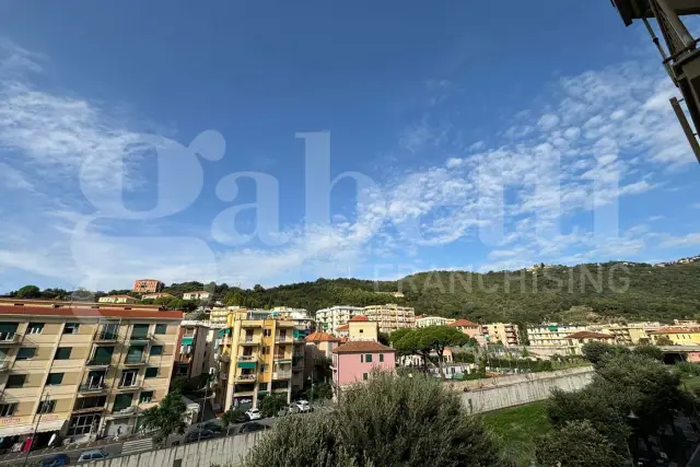 Vierzimmerwohnung in Via Calvisio 86, Finale Ligure - Foto 1