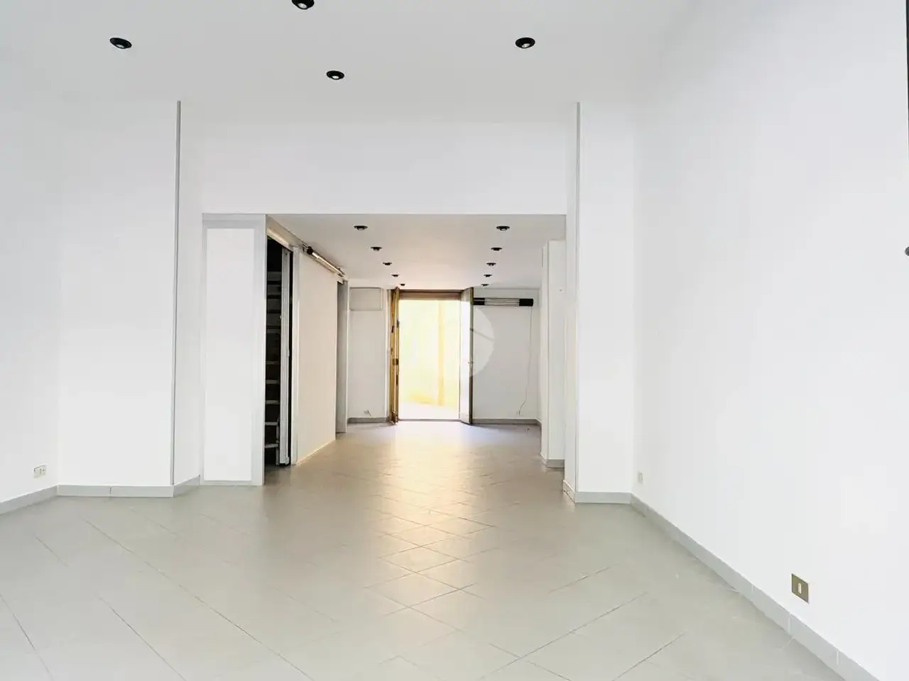 Negozio in Via Foligno 47, Torino, {3} - Foto 1
