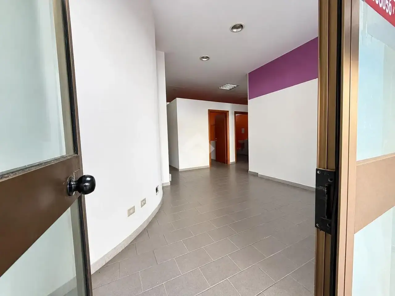 Negozio in , Cagliari, {3} - Foto 2