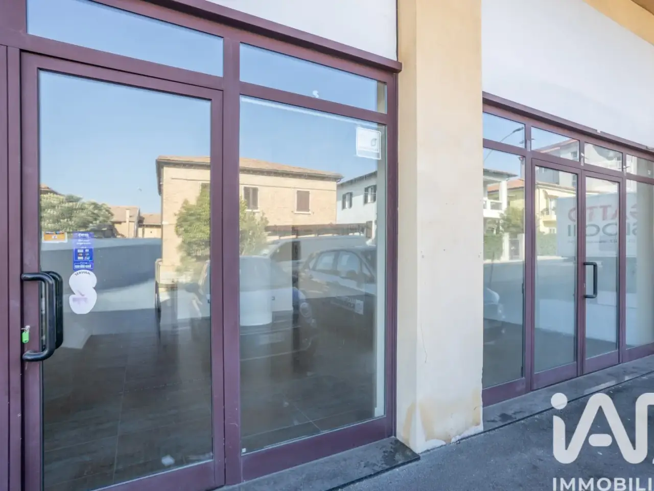 Negozio in Via Guazzatore 152, Osimo, {3} - Foto 2