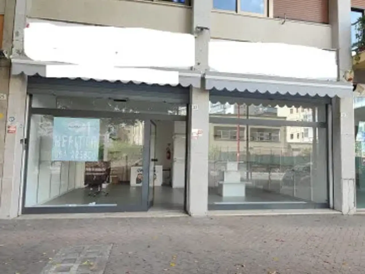 Negozio in Viale Leonardo da Vinci 20, Palermo, {3} - Foto 1