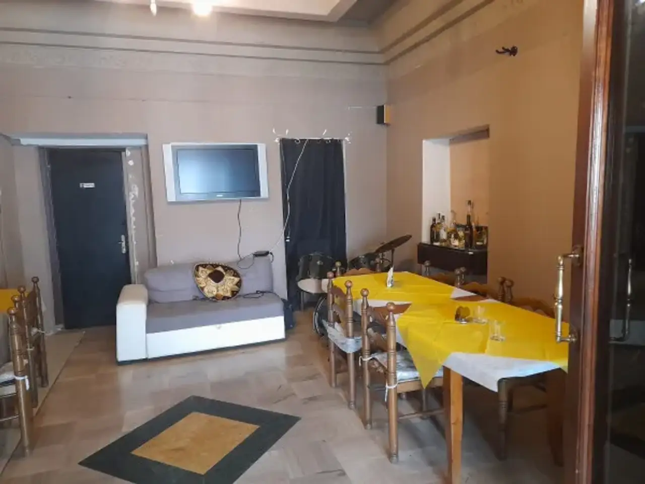 Negozio in Via Santa Maria La Carità, Scafati, {3} - Foto 2