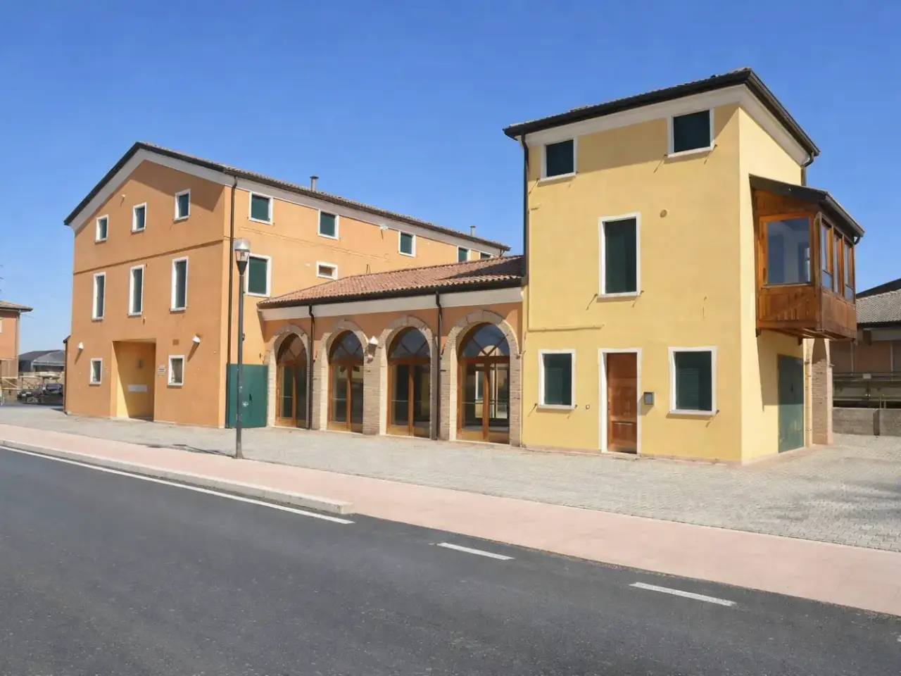 Locale commerciale in , Due Carrare, {3} - Foto 1
