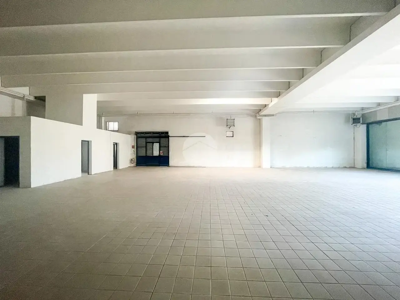 Negozio in Via Giuseppe Mazzini 109, Castiglione Delle Stiviere, {3} - Foto 2