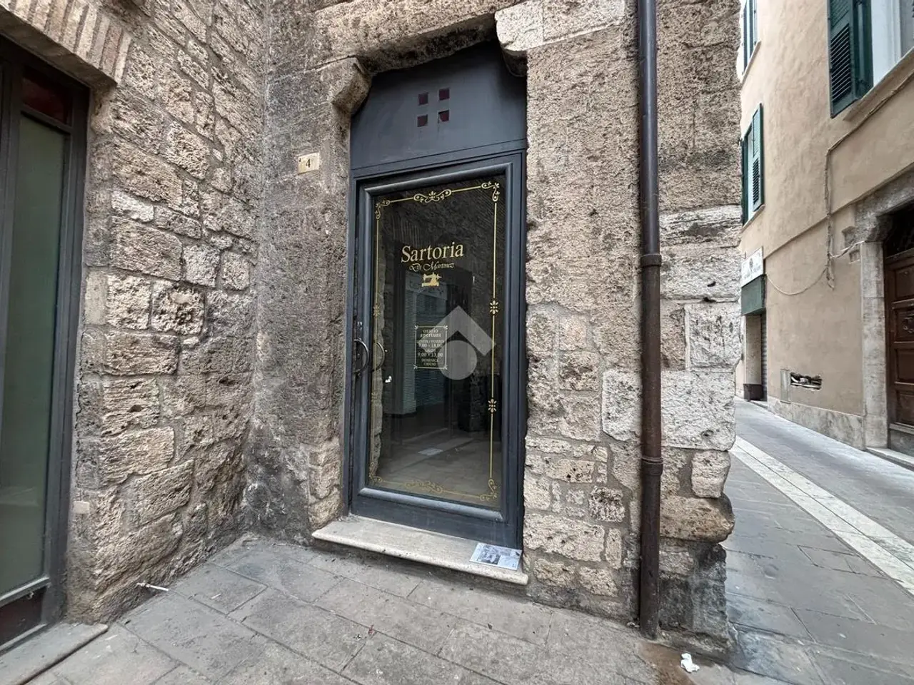 Negozio in Via Tre Archi 4, Terni, {3} - Foto 2