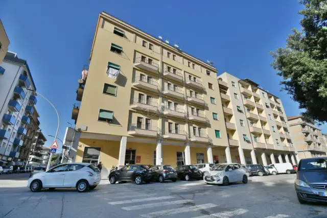 Vierzimmerwohnung in Piazza della Immacolata 29, Ascoli Piceno - Foto 1