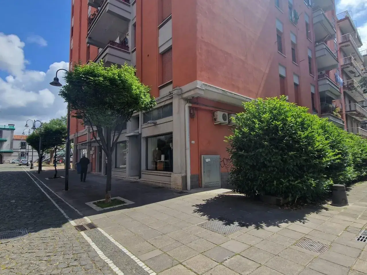Palazzina commerciale in Via Giosuè Carducci 8, Pontecagnano Faiano, {3} - Foto 2