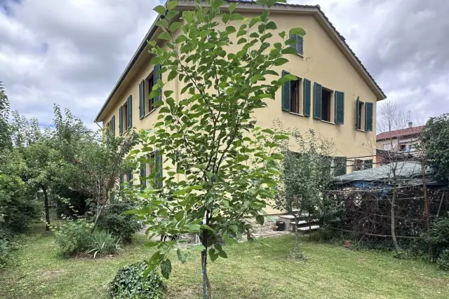 Appartamento in Via Ugo Foscolo, Città di Castello - Foto 1