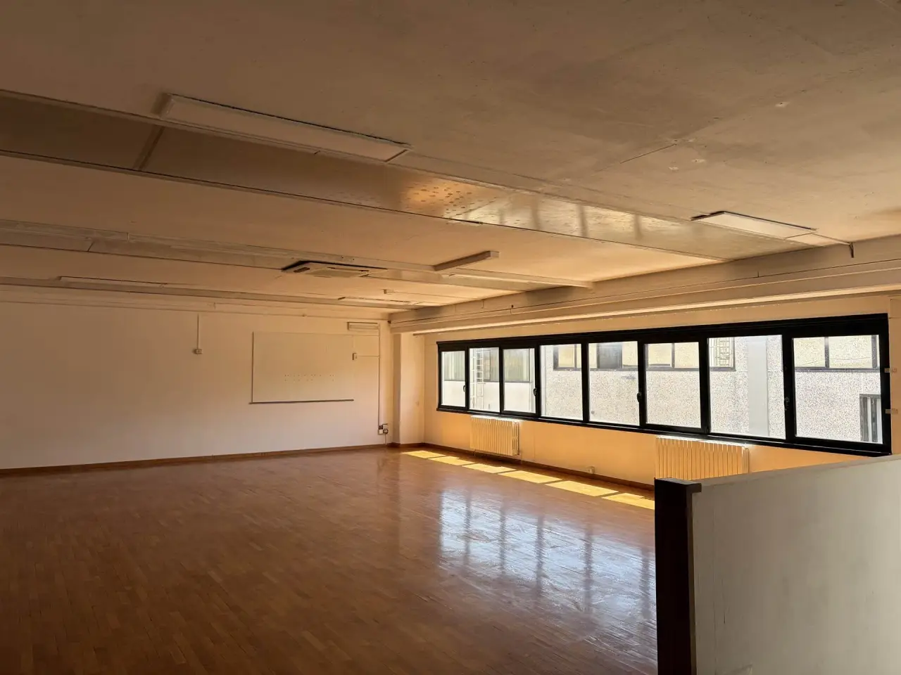 Laboratorio in , Ancona, {3} - Foto 1