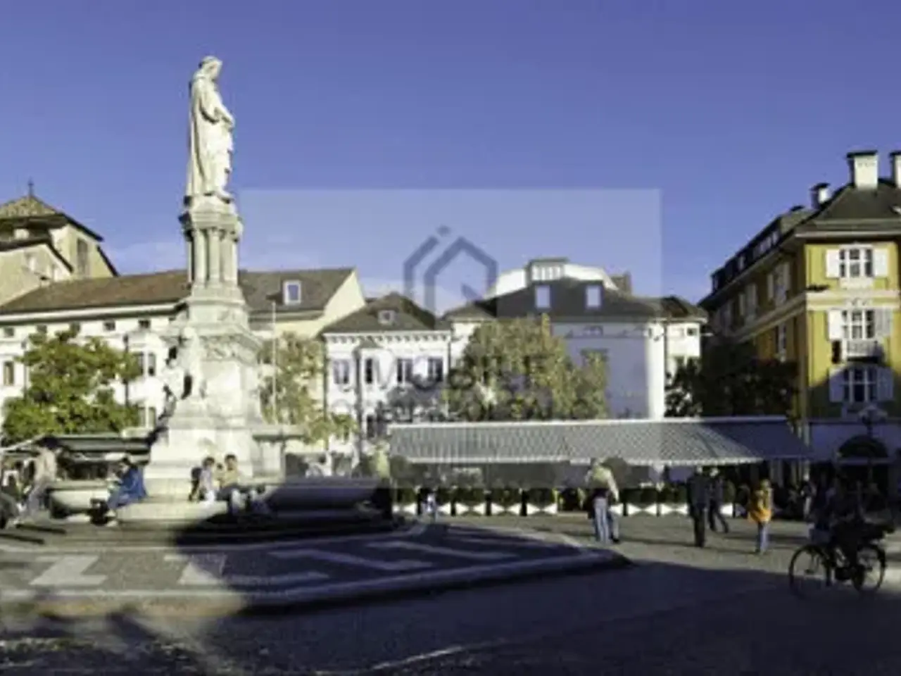 Negozio in Piazza Walther Von Der Vogelweide 15, Bolzano, {3} - Foto 2