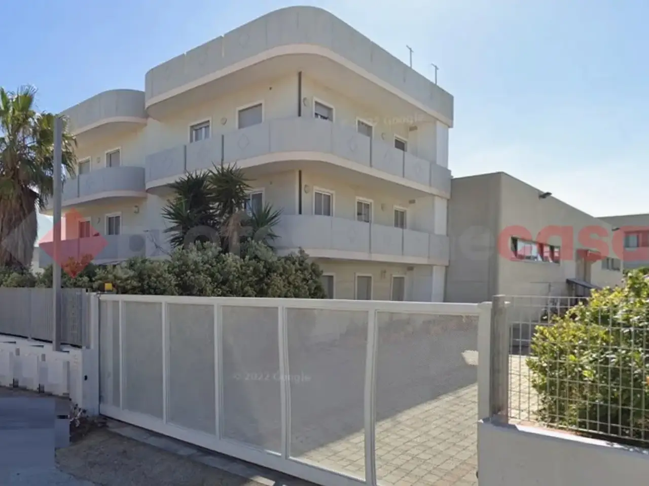 Palazzina commerciale in Via Carducci, Monopoli, {3} - Foto 1