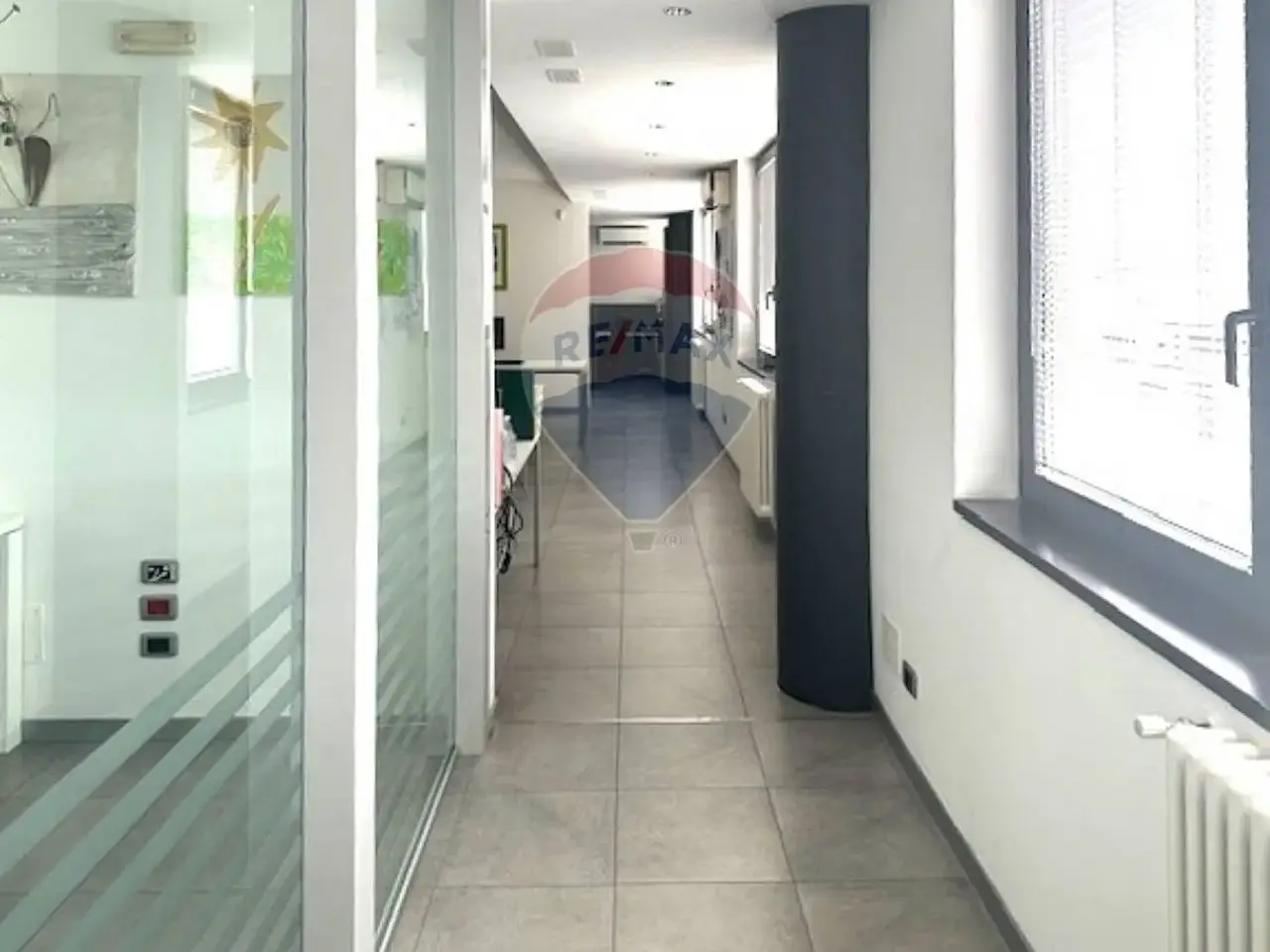 Ufficio in Via Case Sparse Europa 13, Nembro, {3} - Foto 1