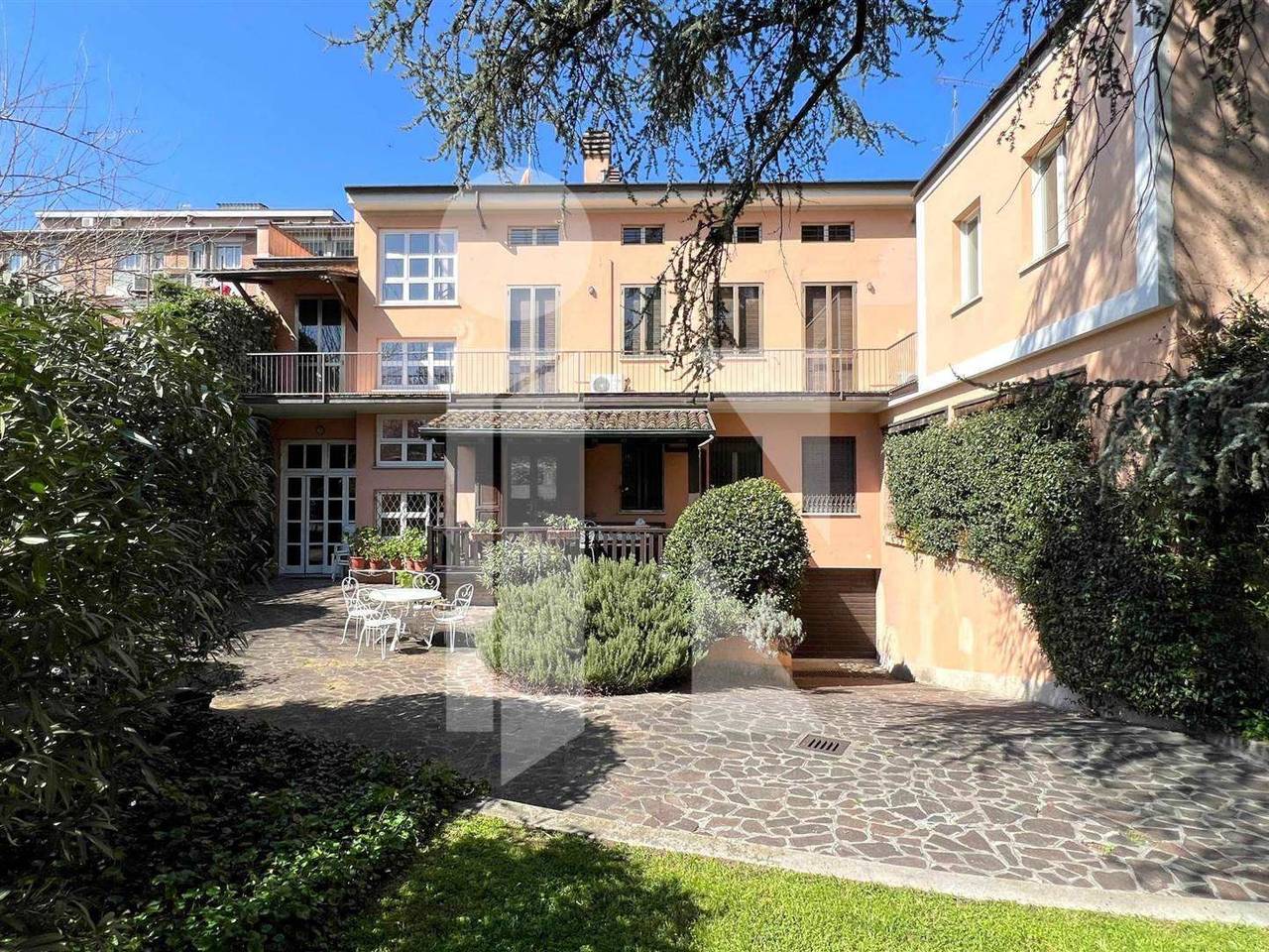 casa indipendente in vendita a Mantova in zona Centro Storico