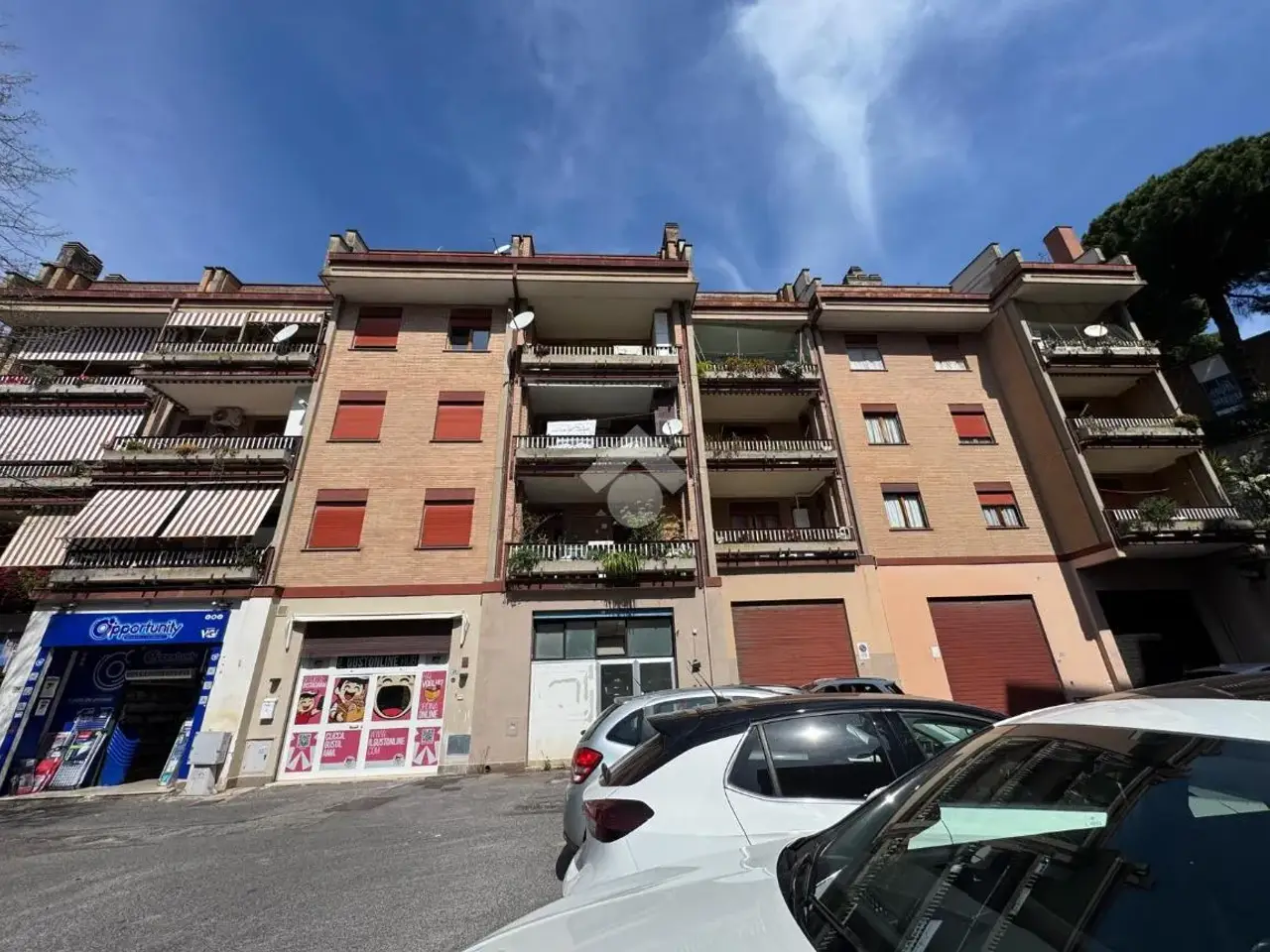 Negozio in Piazza Aldo Moro 35, Albano Laziale, {3} - Foto 1