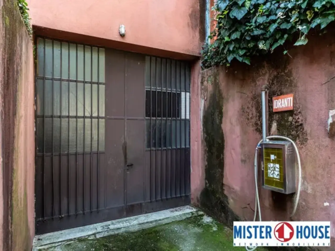 Magazzino in Via Generale Gaetano Giardino 2, Muggiò, {3} - Foto 2