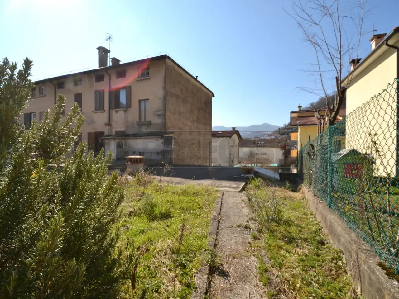 Parcheggio chiuso in , Valdagno, {3} - Foto 1