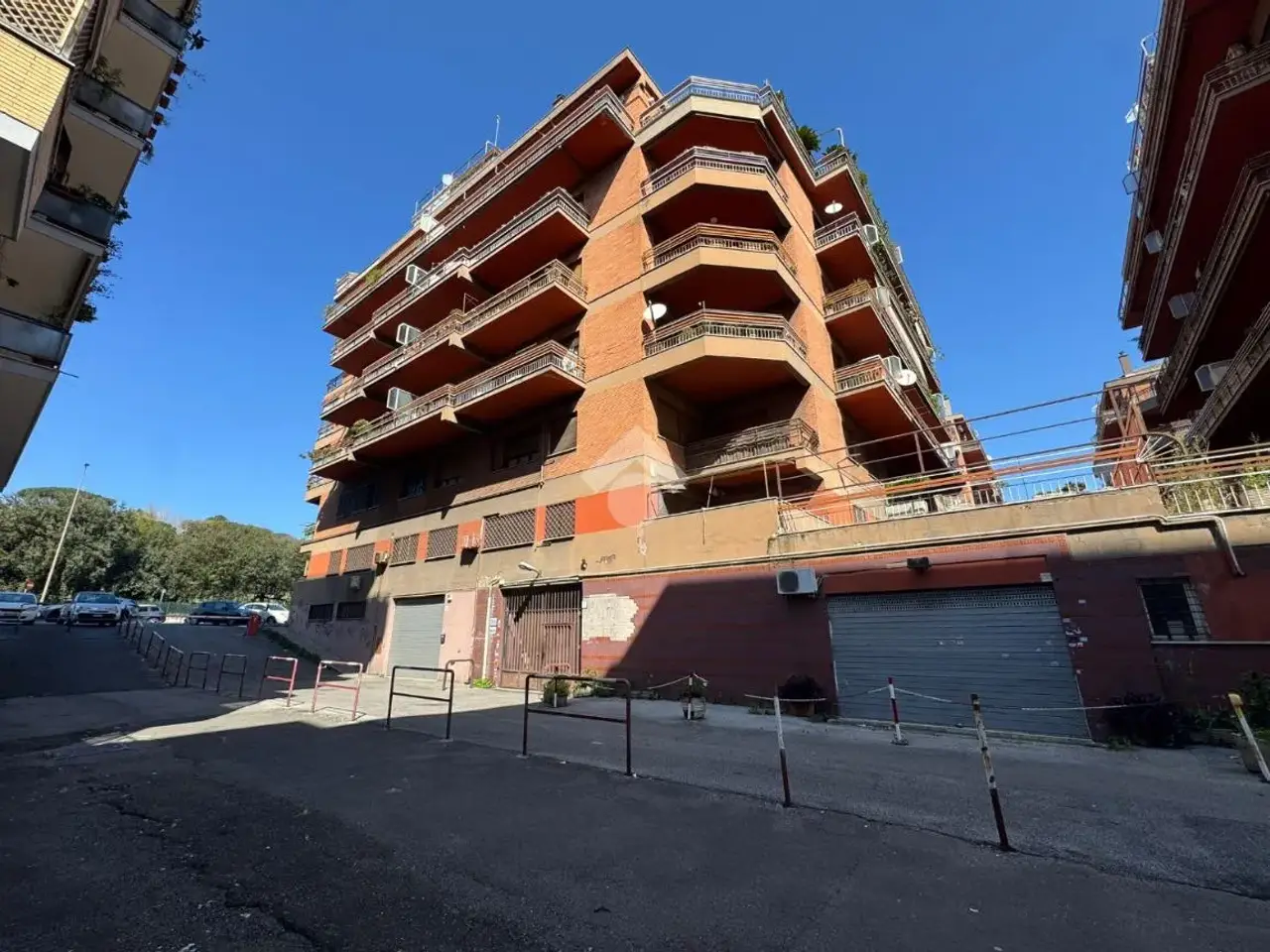 Magazzino in Via della Magliana 262, Roma, {3} - Foto 1