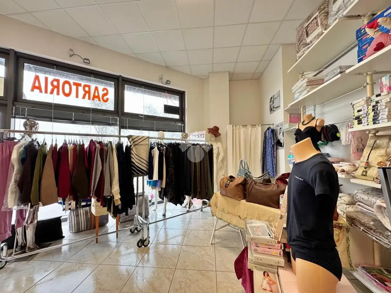 Negozio in Via Apsella, Montelabbate, {3} - Foto 2