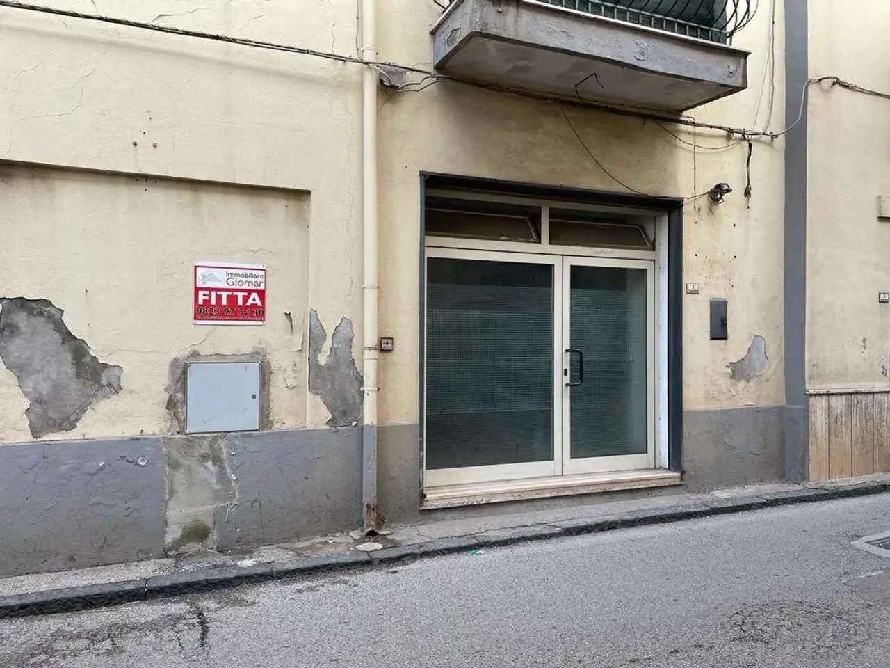 Negozio in Via Maggior Boccucci  1, Mondragone, {3} - Foto 1
