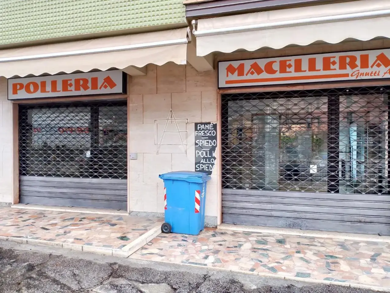 Negozio in Via F. Petrarca 18, Sarezzo, {3} - Foto 1