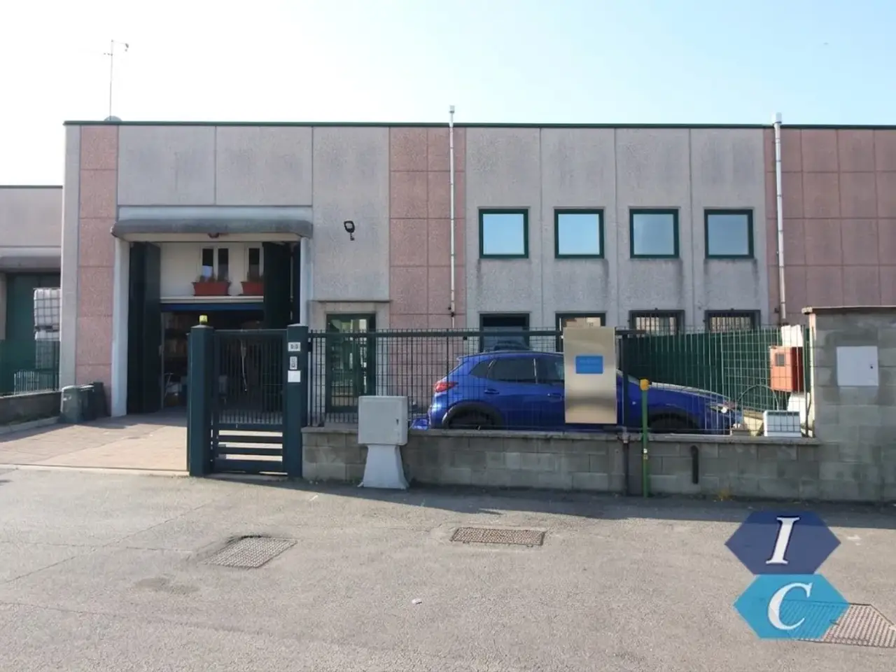Capannone in Via Tonale, Marnate, {3} - Foto 1