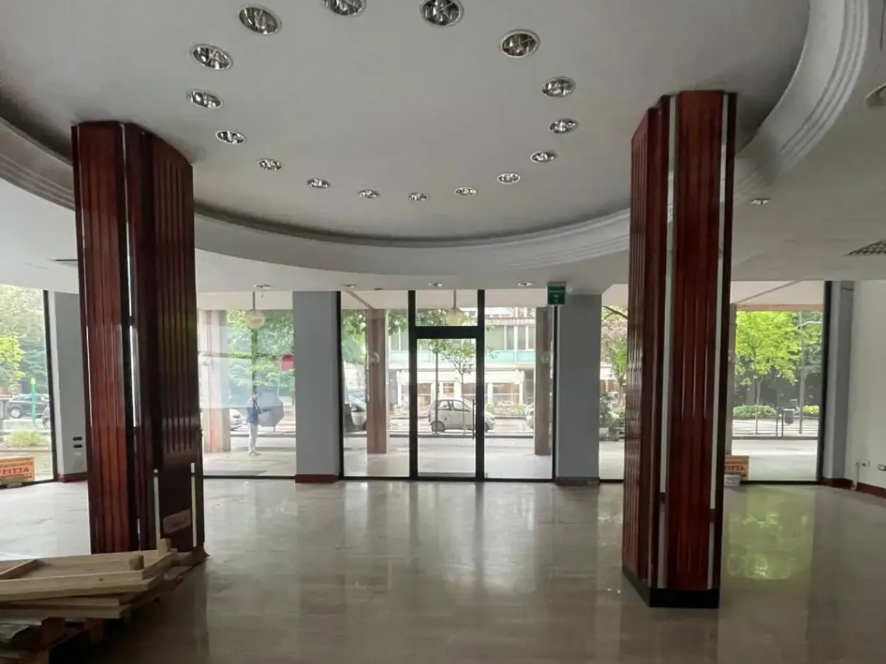 Negozio in Viale Stazione, Montegrotto Terme, {3} - Foto 2