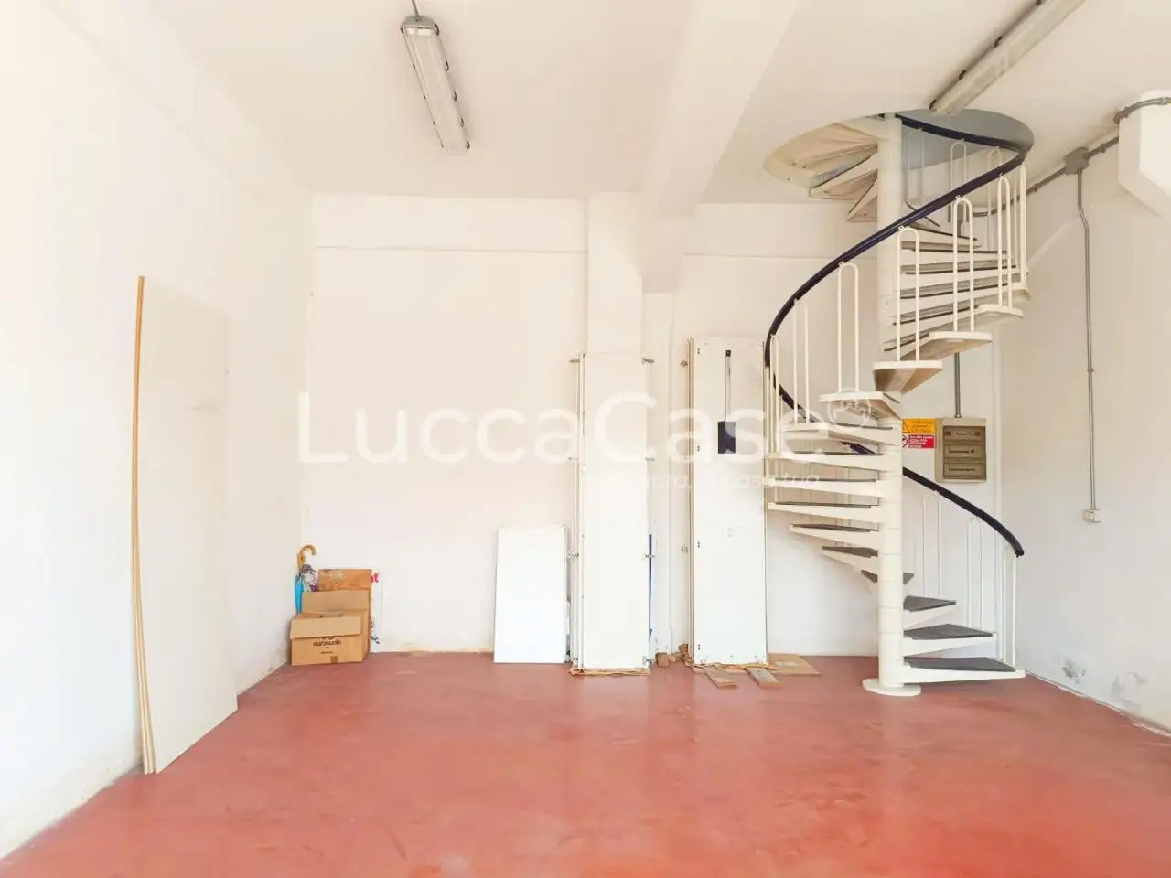 Laboratorio in , Massarosa, {3} - Foto 2