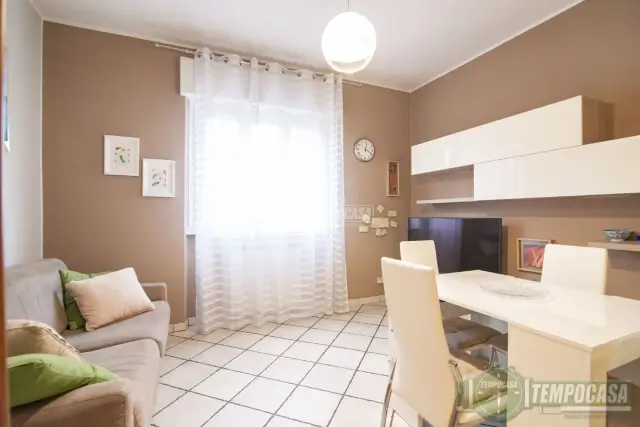 2-room flat in Via Cadorna 4, Senago - Photo 1