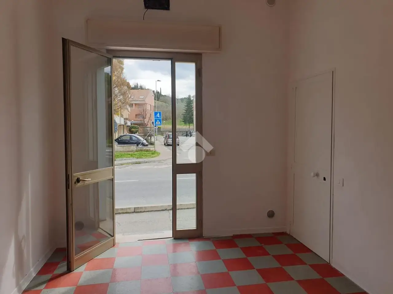 Negozio in Via Marecchiese 413, Rimini, {3} - Foto 1