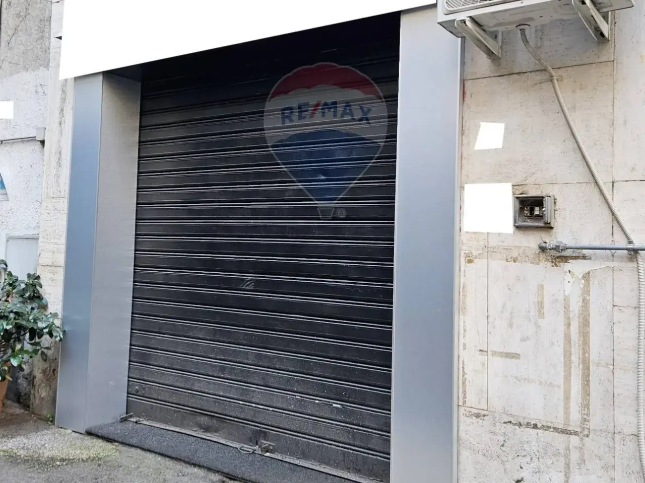 Negozio in Via Albino Albini, Napoli, {3} - Foto 1