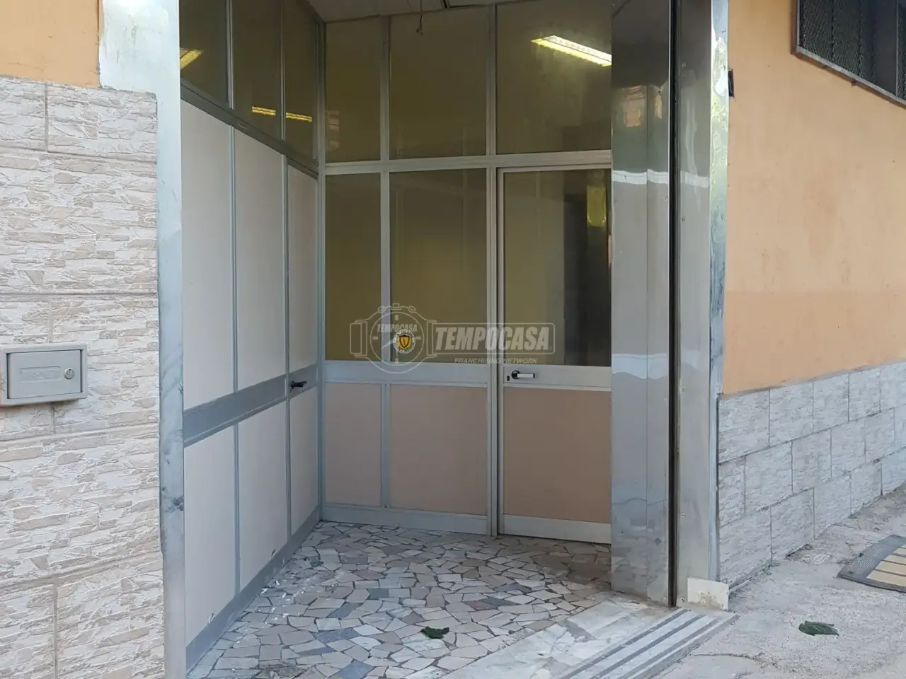 Negozio in Via Pianodardine, Atripalda, {3} - Foto 1