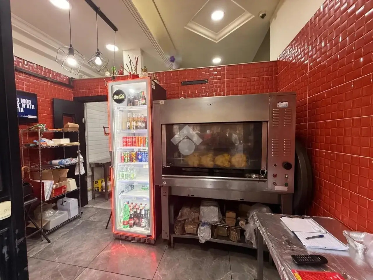 Negozio in Via Santa Teresa degli Scalzi 120, Napoli, {3} - Foto 2