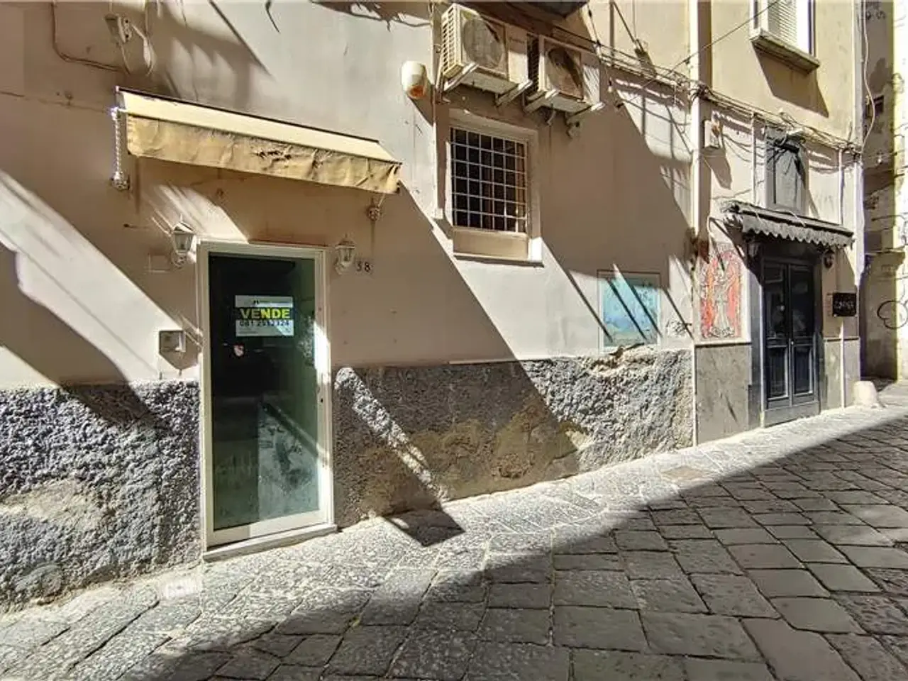 Negozio in Via Ferrigni 38, Napoli, {3} - Foto 2