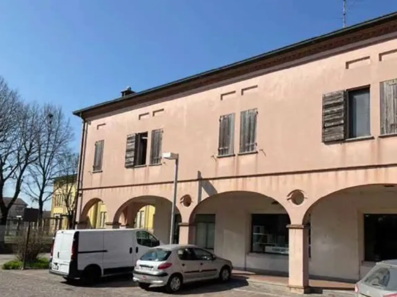 Negozio in Via 25 Aprile 2, Curtatone, {3} - Foto 2