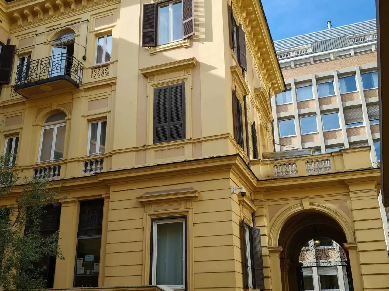 Palazzina commerciale in Via Abruzzi, Roma, {3} - Foto 1