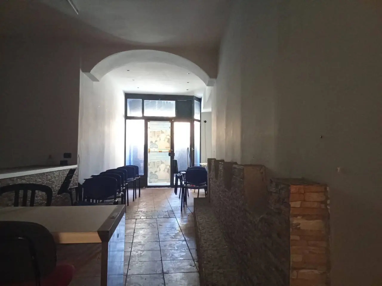 Negozio in Via Alessio Simmaco Mazzocchi, Santa Maria Capua Vetere, {3} - Foto 2