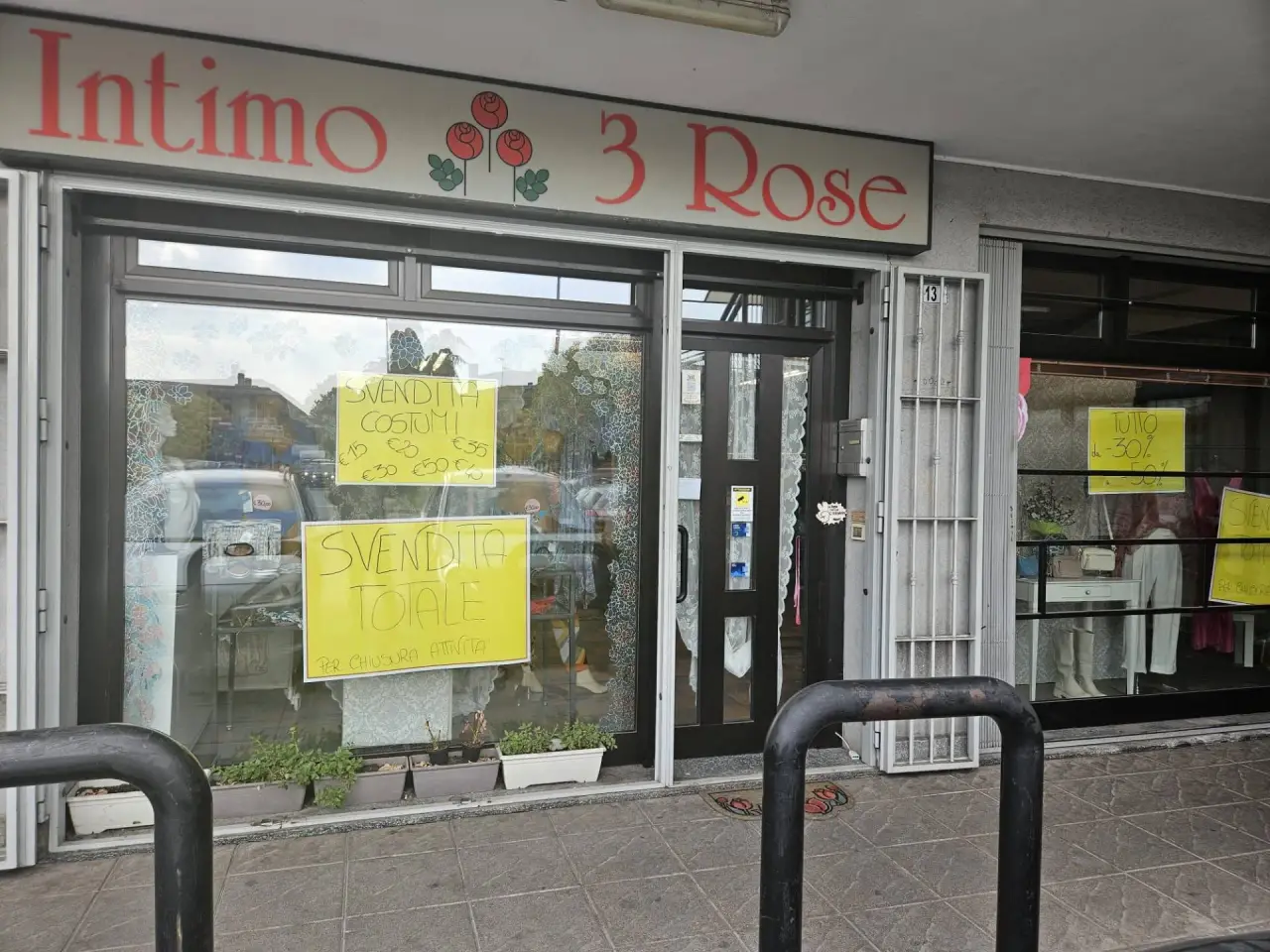 Negozio in Via Raffello 13/P, Trezzano Rosa, {3} - Foto 1