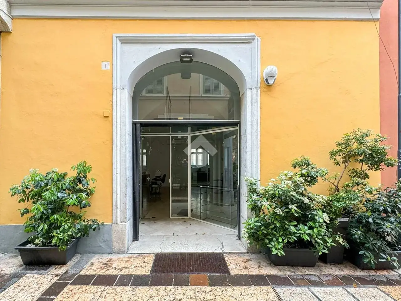 Negozio in Via Felice Cavallotti 1, Brescia, {3} - Foto 1