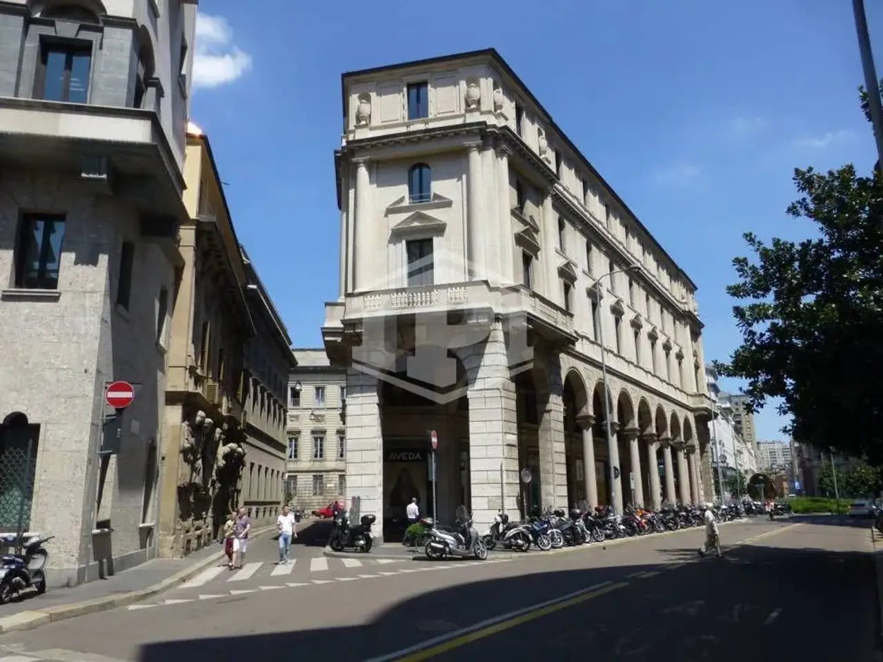 Ufficio in Via degli Omenoni 2, Milano, {3} - Foto 1