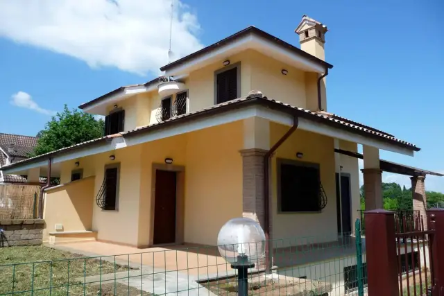 Villa in Via dell'Orsa Maggiore, Rignano Flaminio - Foto 1