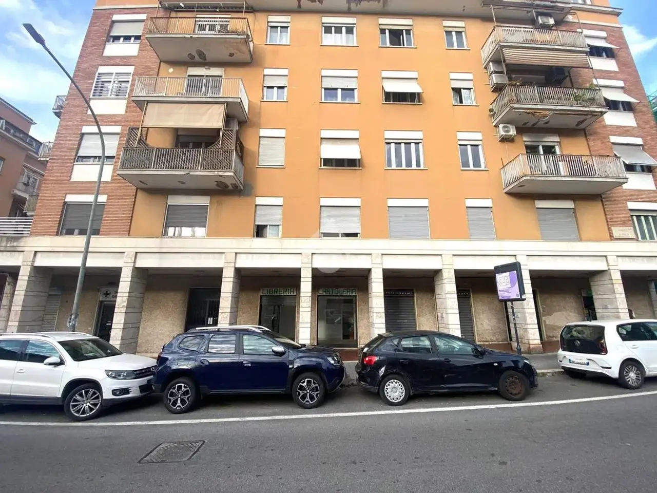 Negozio in Largo San Pio V 8, Roma, {3} - Foto 1