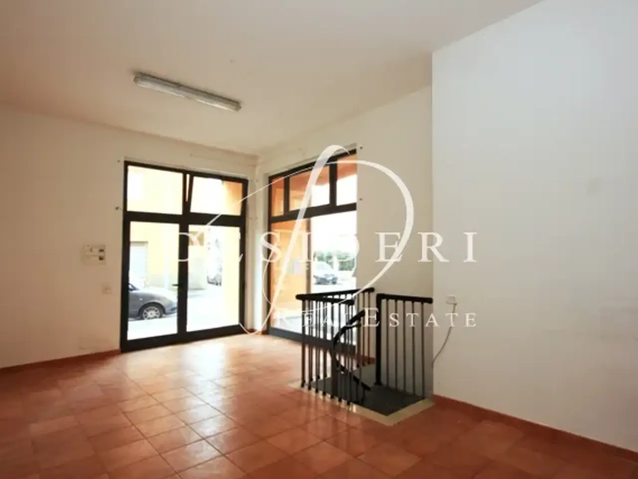 Locale commerciale in Via Lombardia 58100 Grosseto, Grosseto, {3} - Foto 1
