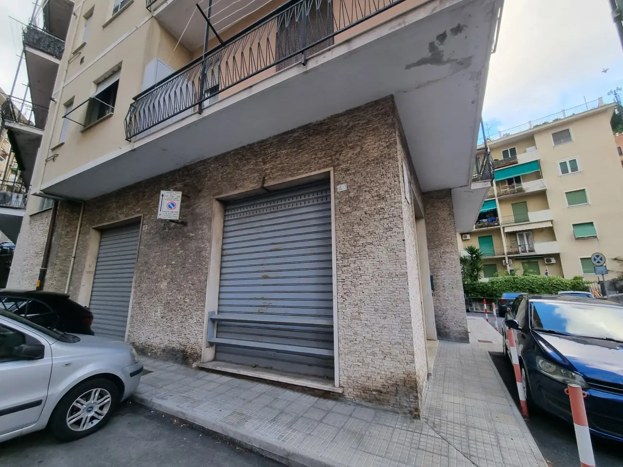 Palazzina commerciale in Via Aurelio Robino 69b, Genova, {3} - Foto 1