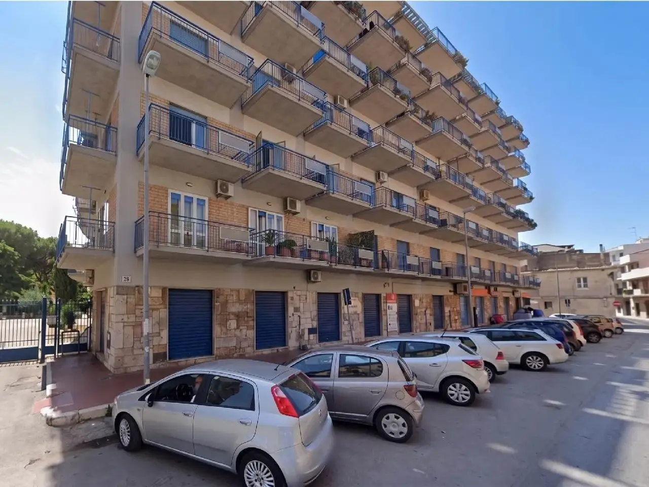 Negozio in Via Vittorio Emanuele, Mondragone, {3} - Foto 1