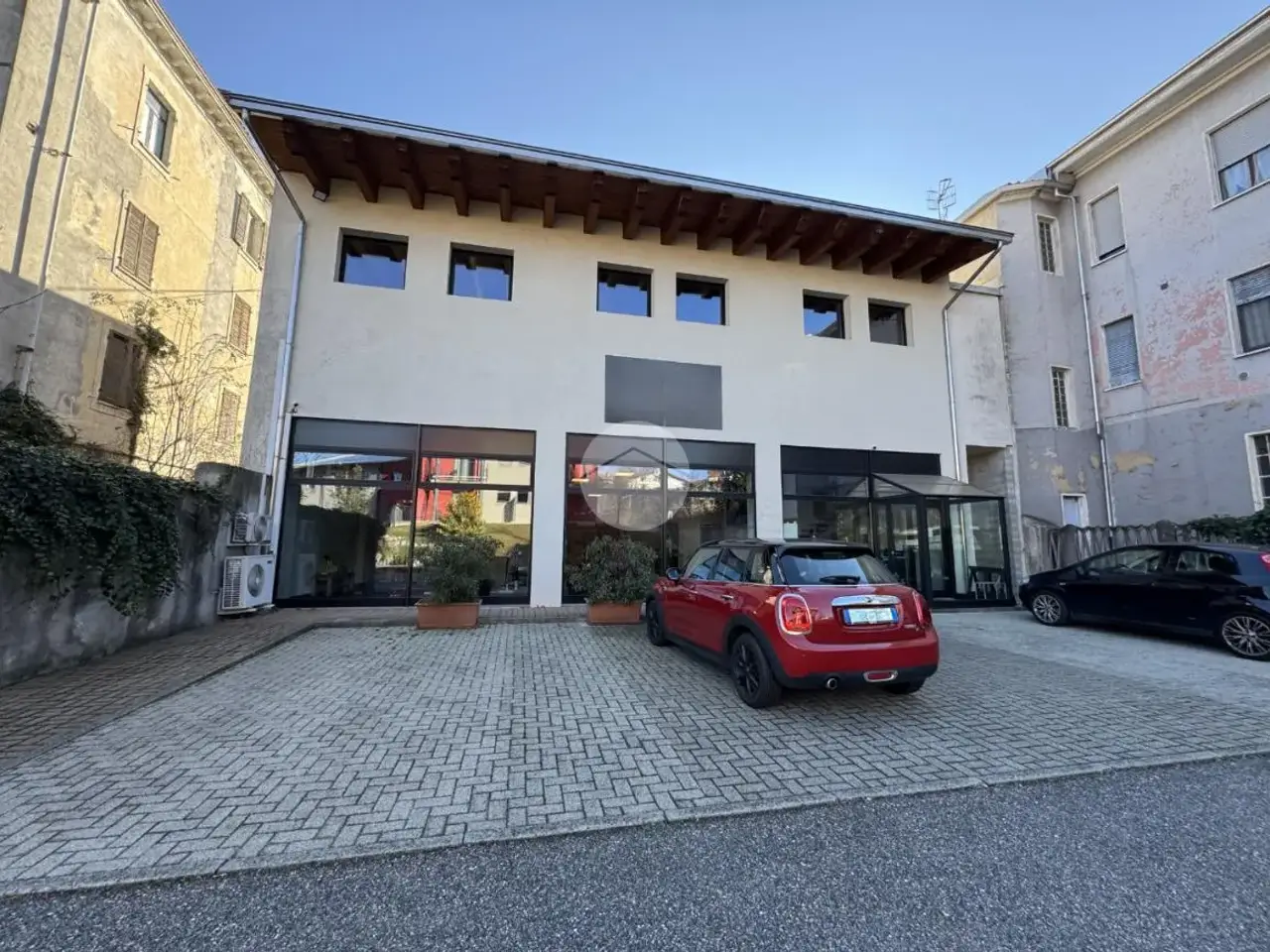Negozio in Via Sant'Ulderico 7, Ivrea, {3} - Foto 1