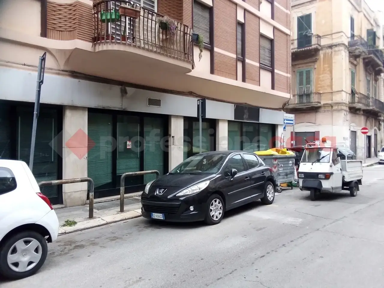 Negozio in  Via Calefati  341, Bari, {3} - Foto 2