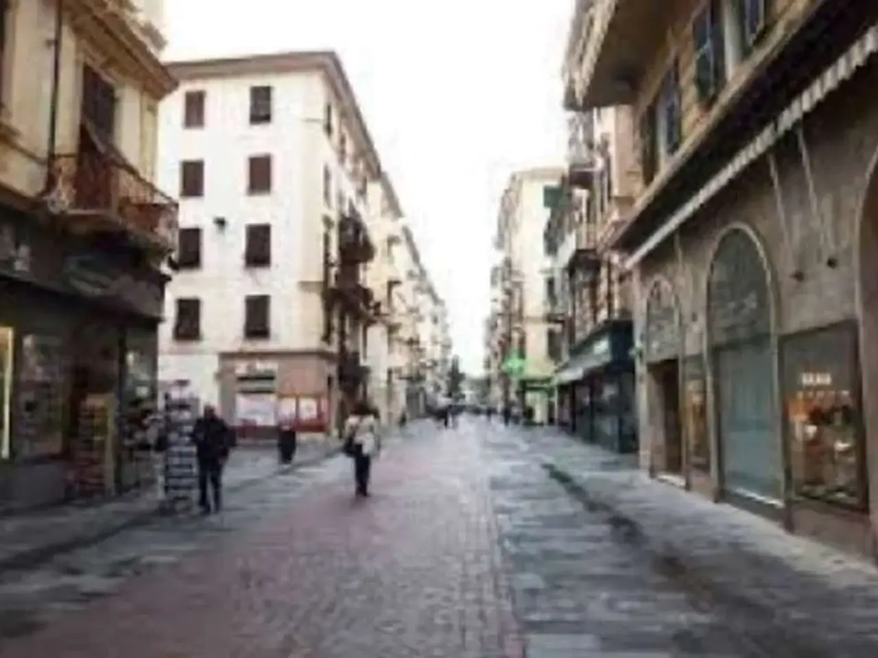 Negozio in Corso Cavour, La Spezia, {3} - Foto 2