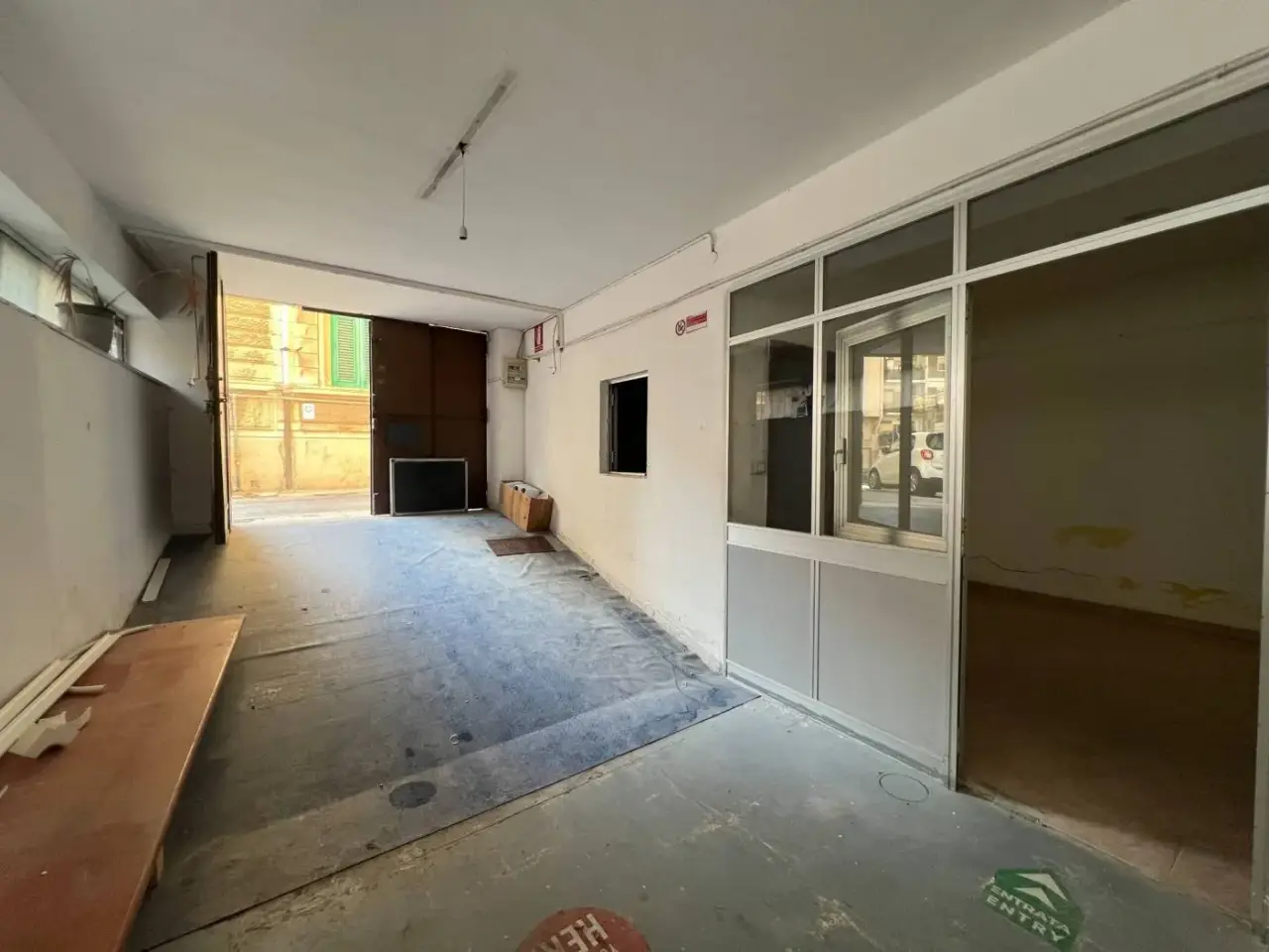 Magazzino in Via Barbalonga 3, Messina, {3} - Foto 1