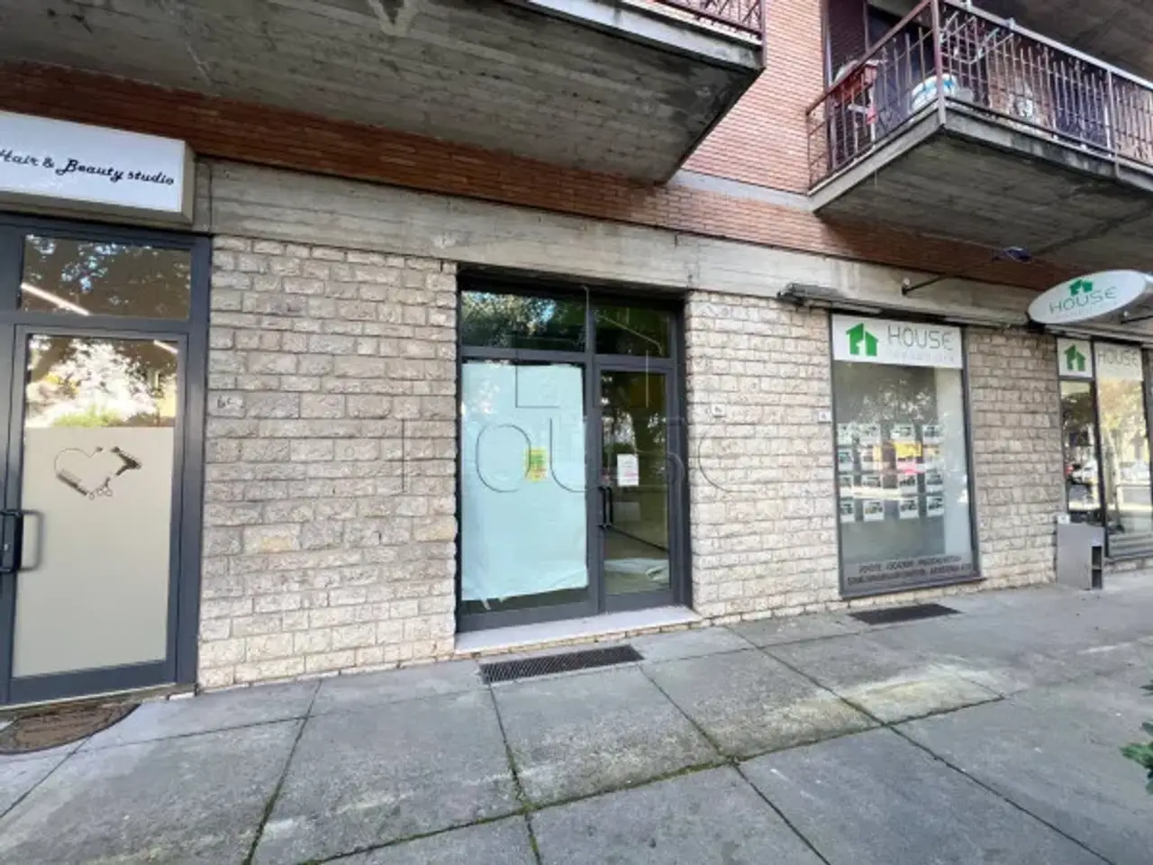 Negozio in Via Unità d'Italia, Umbertide, {3} - Foto 1