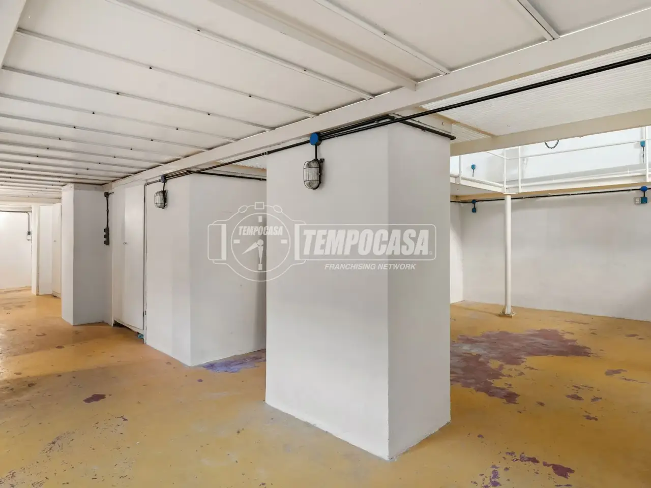Negozio in Via Serviliano Lattuada 3, Milano, {3} - Foto 2
